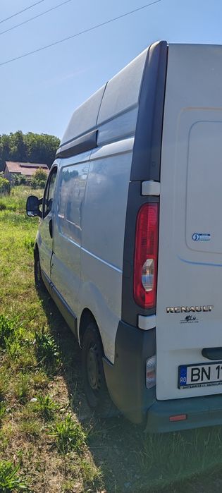 Vând Renault Trafic