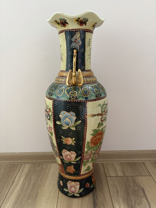 Декоративна ваза