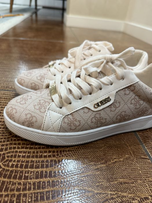 Продам кеды guess оригинал женские