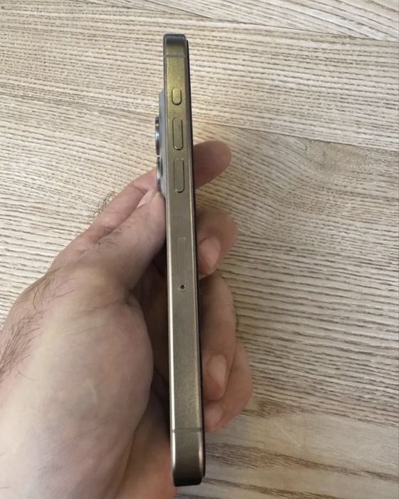 Iphone 15 pro в хорошем состоянии