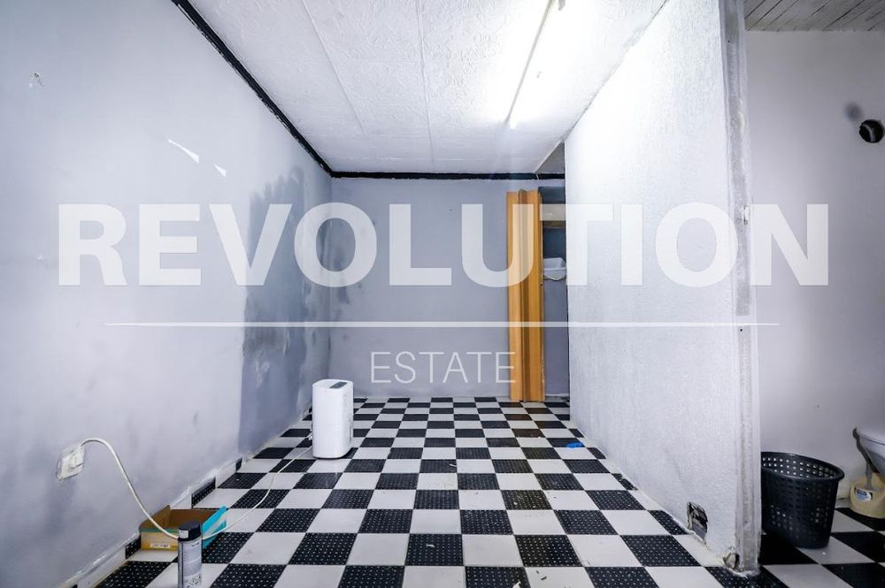 Дава се под наем Офис в Варна, Колхозен пазар - 30 кв.м за 300 € - Снимка #3