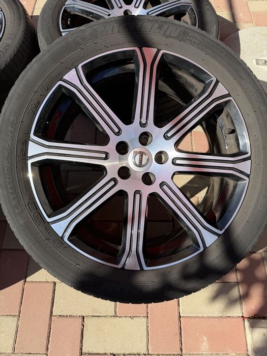 Jante R20 Volvo 8-Spoke Black Diamond Cut XC40 XC60 XC90 S90 V90.