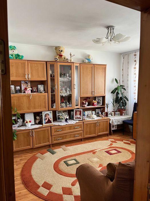 De vânzare apartament cu 3 camere, confort 1