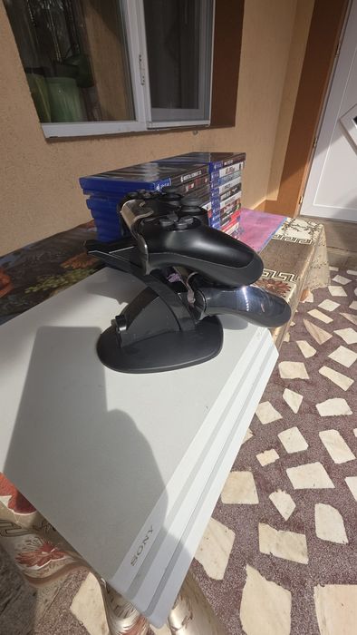 PS 4 Pro 1tb cu 30 de jocuri