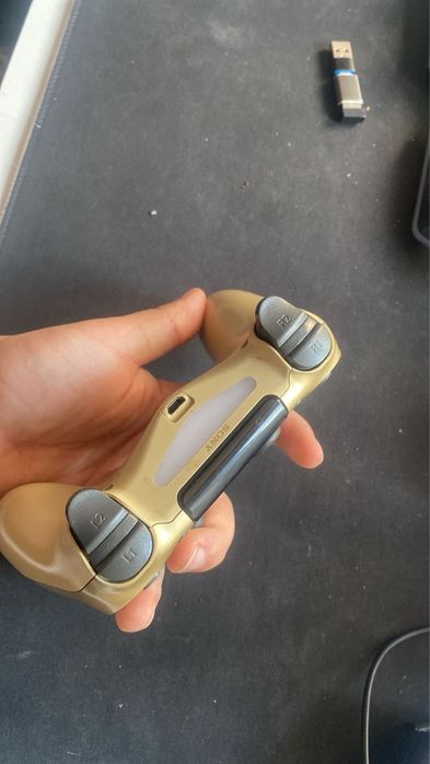 Продам sony ps4 1 штук