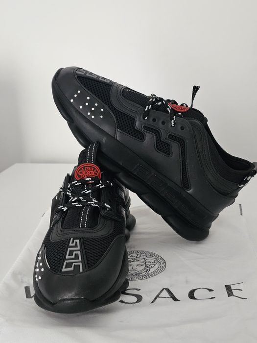 Versace chain reaction