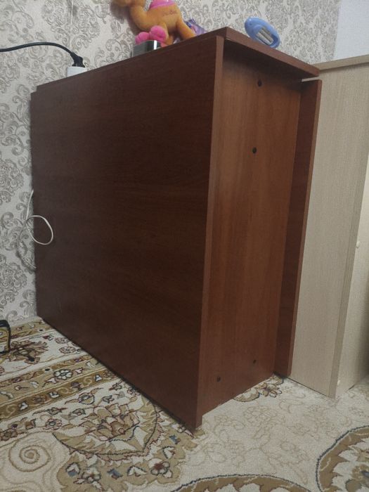 Стол       Книжка