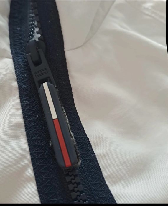 Geaca tommy hilfiger marimea Xs