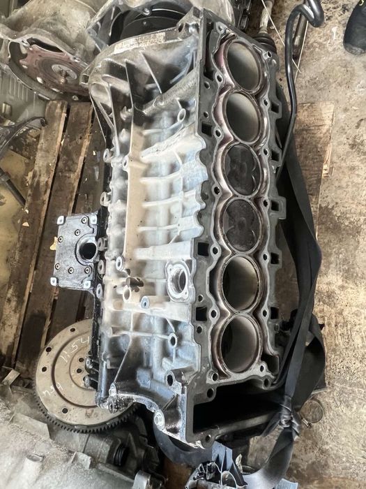 Оборудван Блок с бутала и вал N52b25 218кс e60 e61 e90 e91 x3