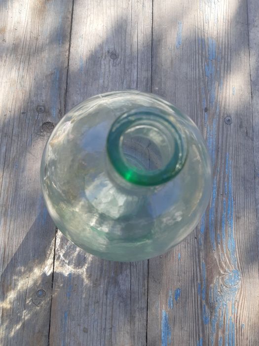 Старинная бутыль