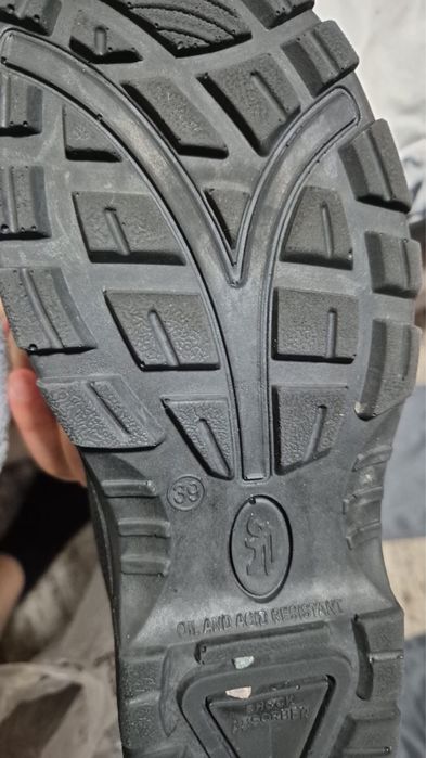 Срочно спецодежда 2 комплекта недорого