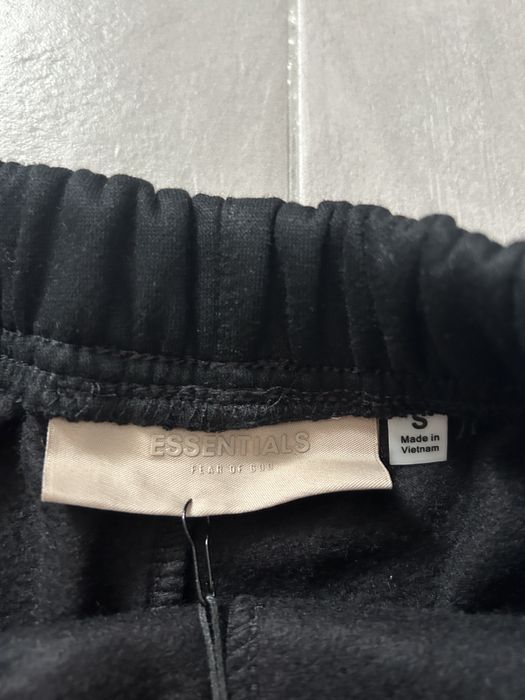 Pantaloni essential