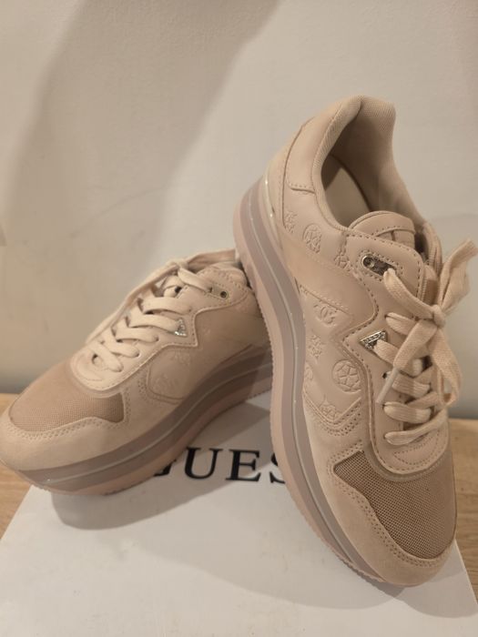 Pantofi/adidasi Guess,41