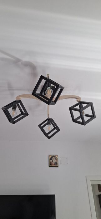 Lustre handmade din lemn