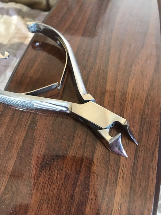 Кусачки для вросших ногтей