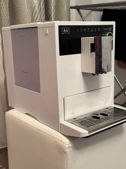 Aparat de cafea cu boabe si expressor