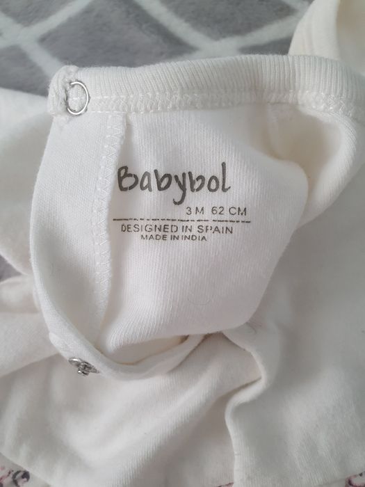 Лот бебешки дрешки 0-3 за новородено