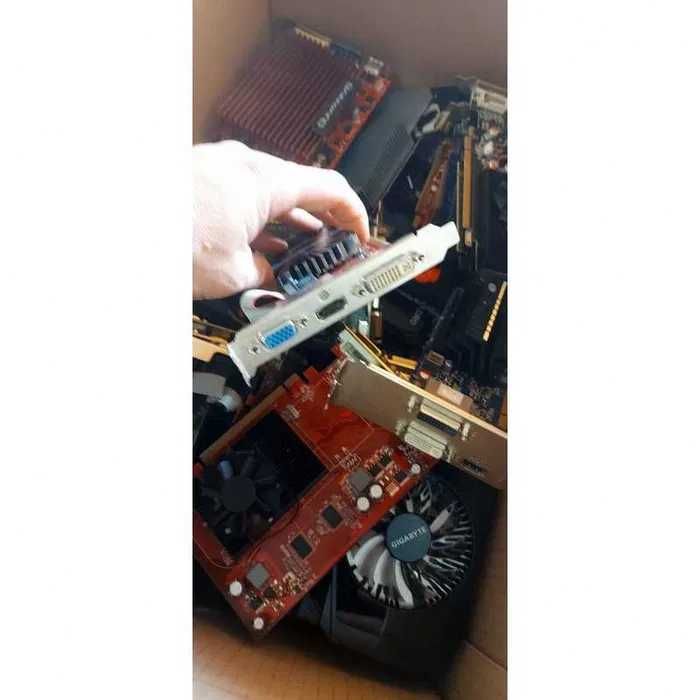 Placa Video Nvidia / AMD 1GB 64Bit DVI HDMI Multi View