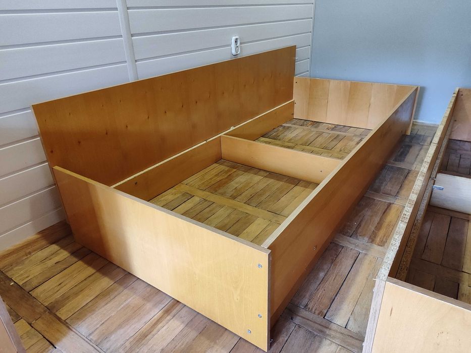 Легла с  матраци