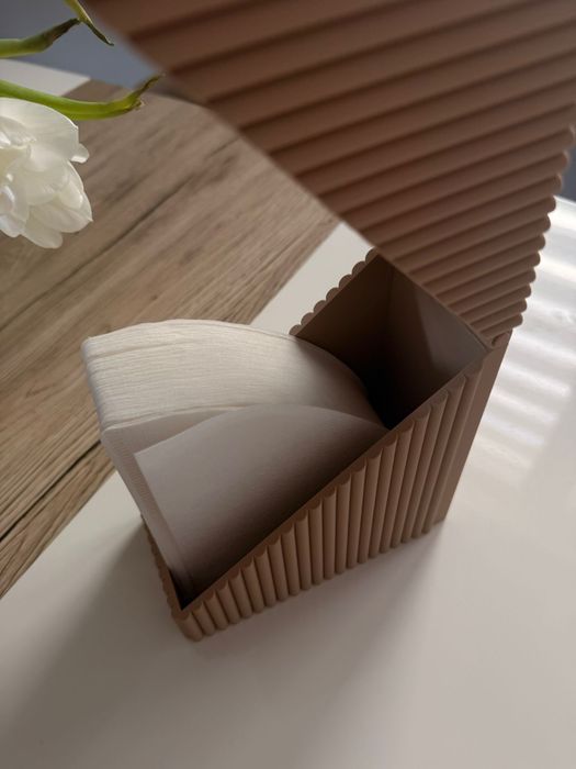 Suport pentru filtre Hario V60 – Latte Brown (Printat 3D)