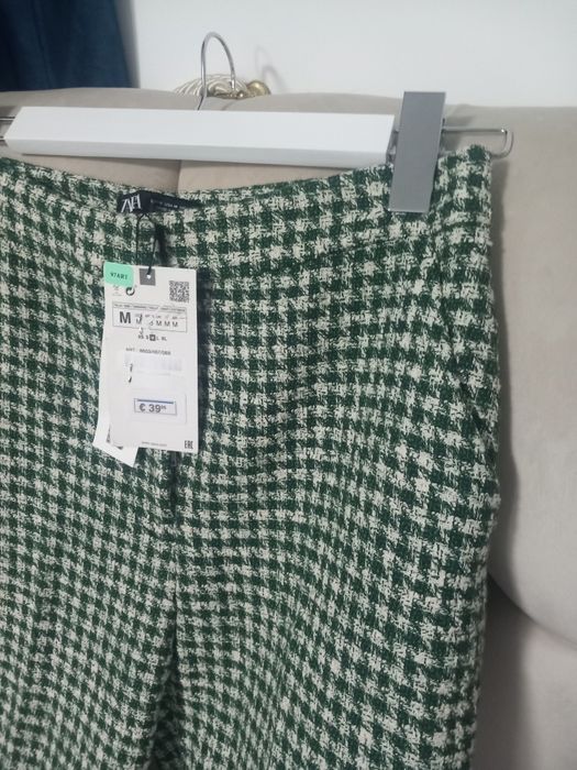 Pantaloni zara eleganți din tweed mini flare mărimea M