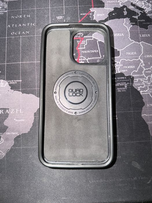 Vand husa QuadLock iPhone 15 Pro Max cu Mag Safe