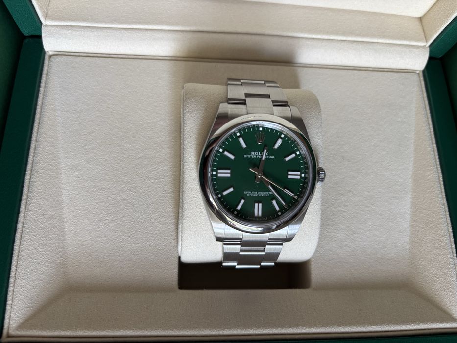 Ceas Rolex Oyster Perpetual Green 41mm, 2025, ca nou, full set