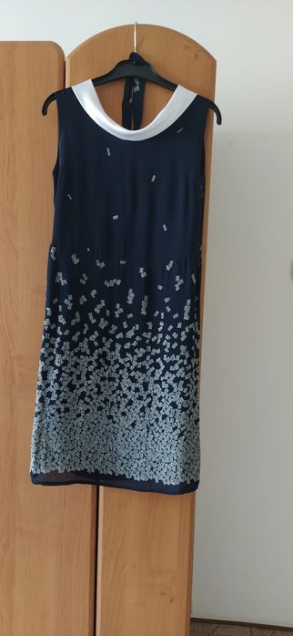 Vand rochii de ocazie