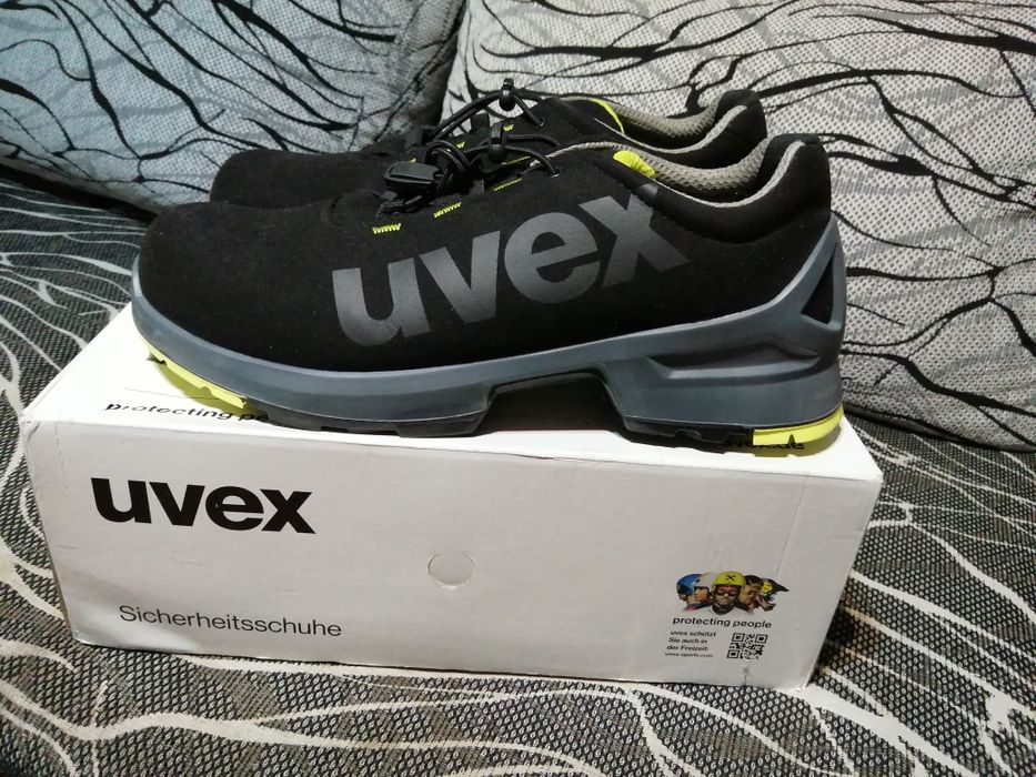 Работни обувки uvex, номер 44
