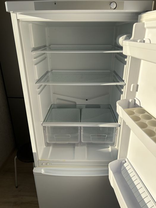 Продам холодильник INDESIT