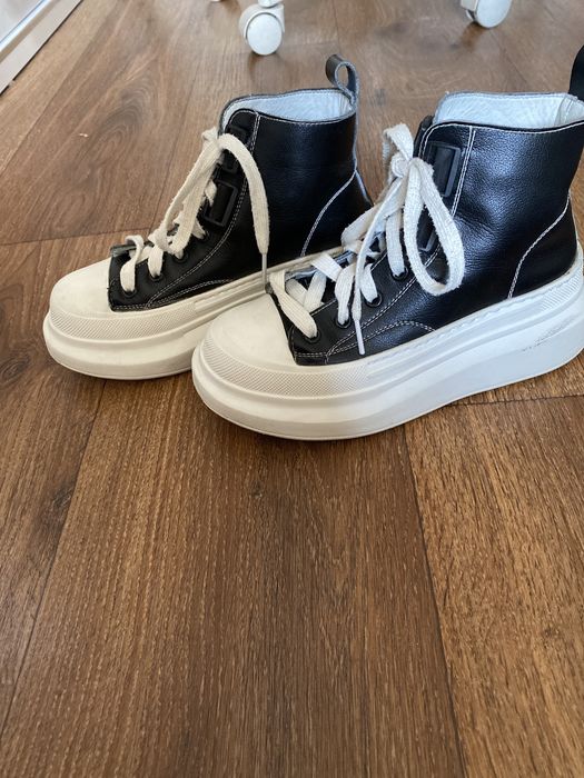 Кроссовки 35 размера