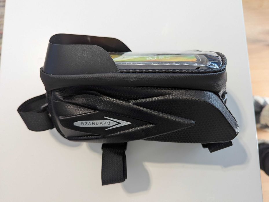 Чанта за велосипед

Чисто нова! Водоустойчива чанта 20*10*10 (см).