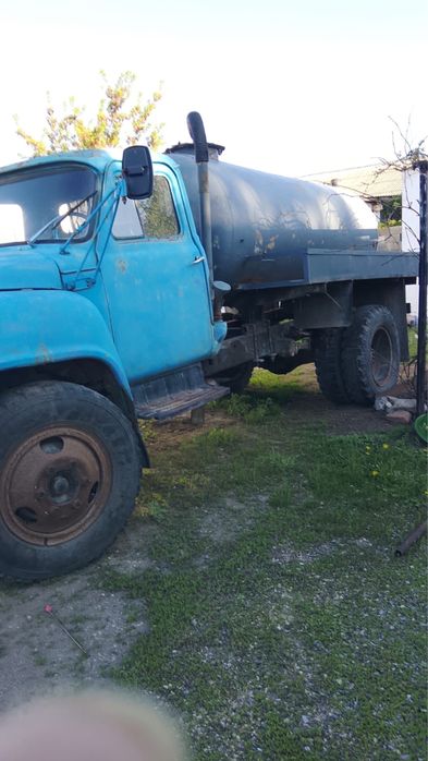 Продам водовоз зил