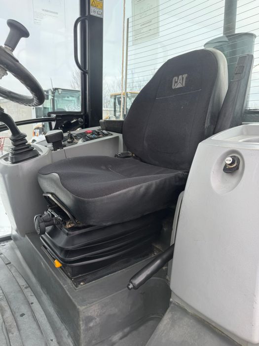 Incarcator frontal Caterpillar 906H2