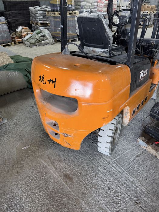 Продам вилочный погрузчик карра