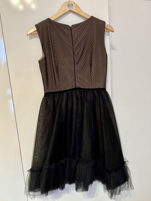 Дамска рокля с волани