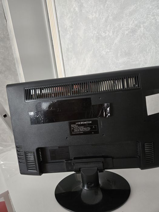 Монитор OIMA LCD 19–22" в хорошем состоянии