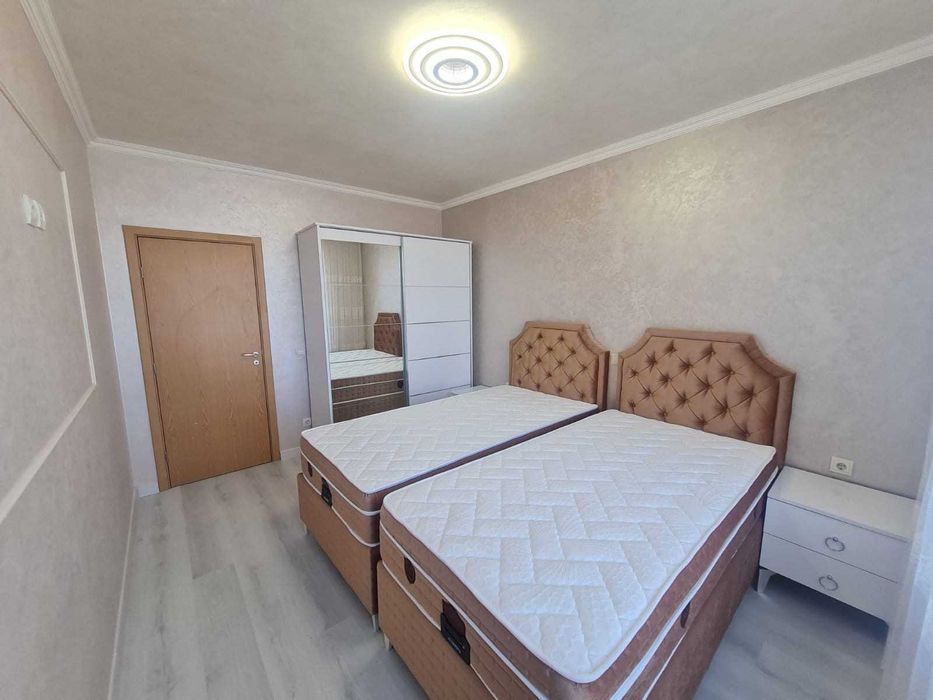 Продава се Тристаен апартамент в Пловдив, Кършияка - 119 кв.м за 2051 €/кв.м - Снимка #3