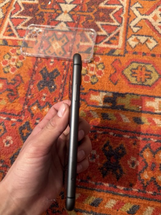 Iphone 11  черный