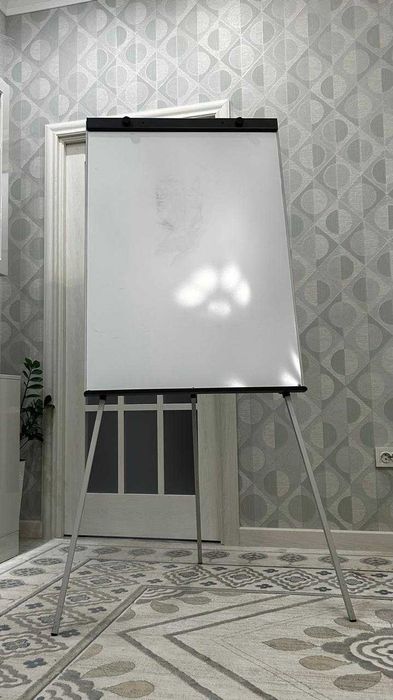 Маркерная доска на ножках