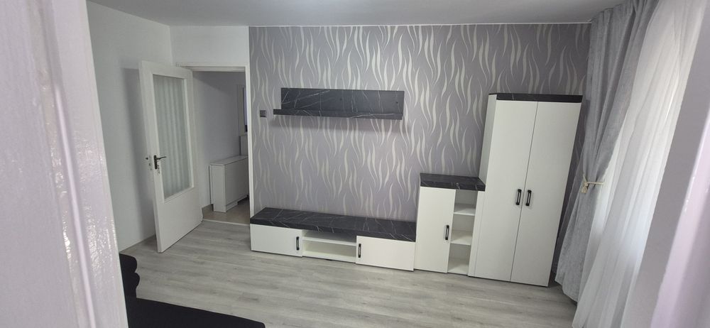 Inchiriez Ap 3 camere Dambu.