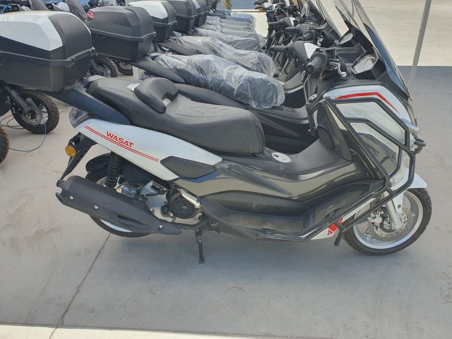 Бензиновый скутер с мах новый 150куб  магазин