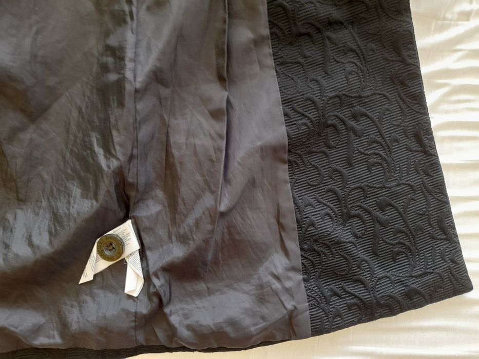 Продавам дамско палто на фирмата Desigual