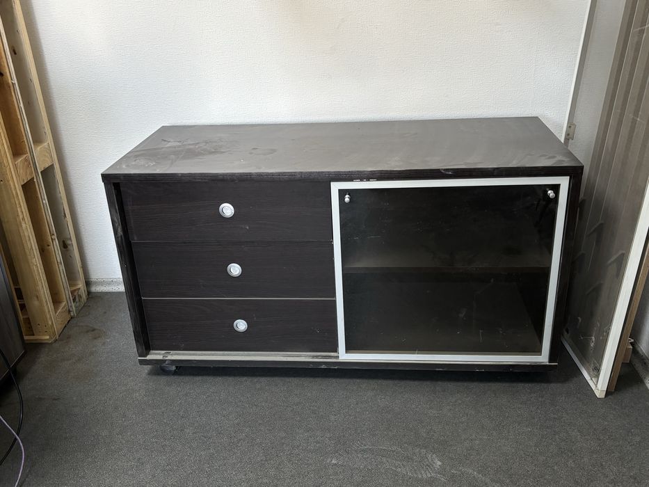 Срочно. Продам тумбу - 5000. Б/У