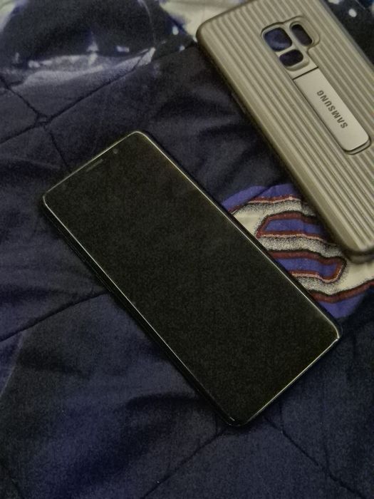 Samsung s9 64gb с оригинал чехлом