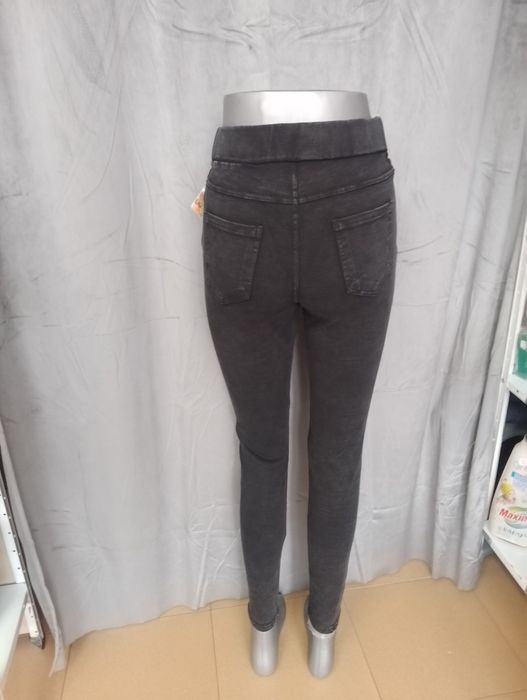 Намалени чисто нови дънки и панталони