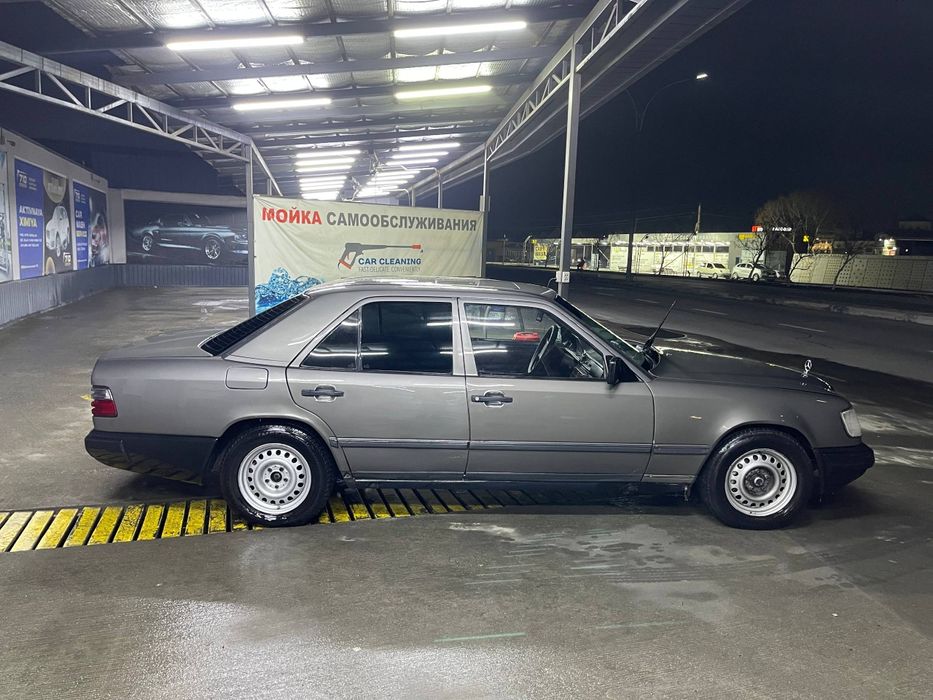 Mercedes Benz W124 E230