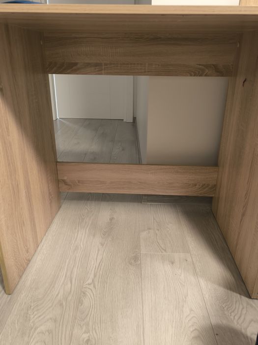 Продавам Бюро Без Забележки