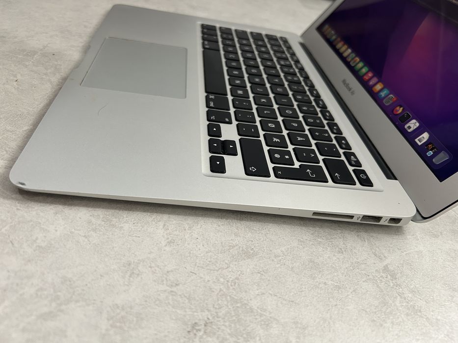 Macbook Air 2015 8 gb ram i5 128 ssd