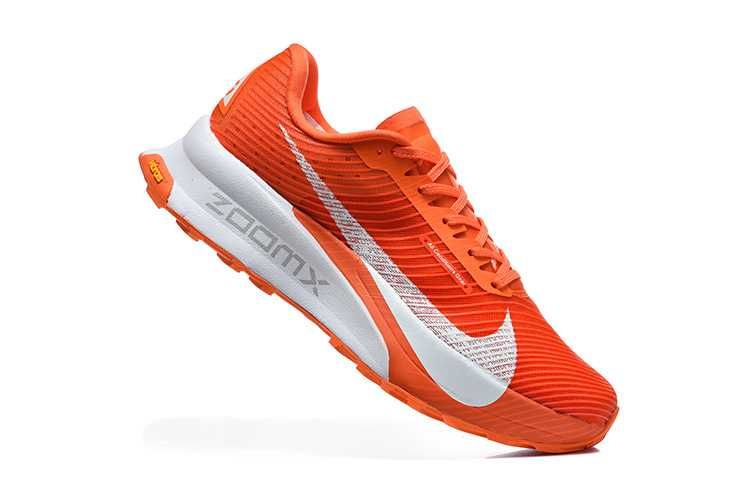 Продавам нови мъжки маратонки Nike Zoom ACG Ultrafly Hyper Crimson orange